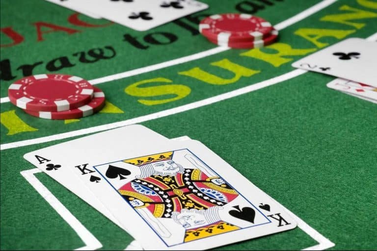 Giao diện sảnh game momo88 với slot online, live casino và thể thao